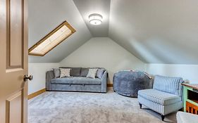 Oak Street Retreat